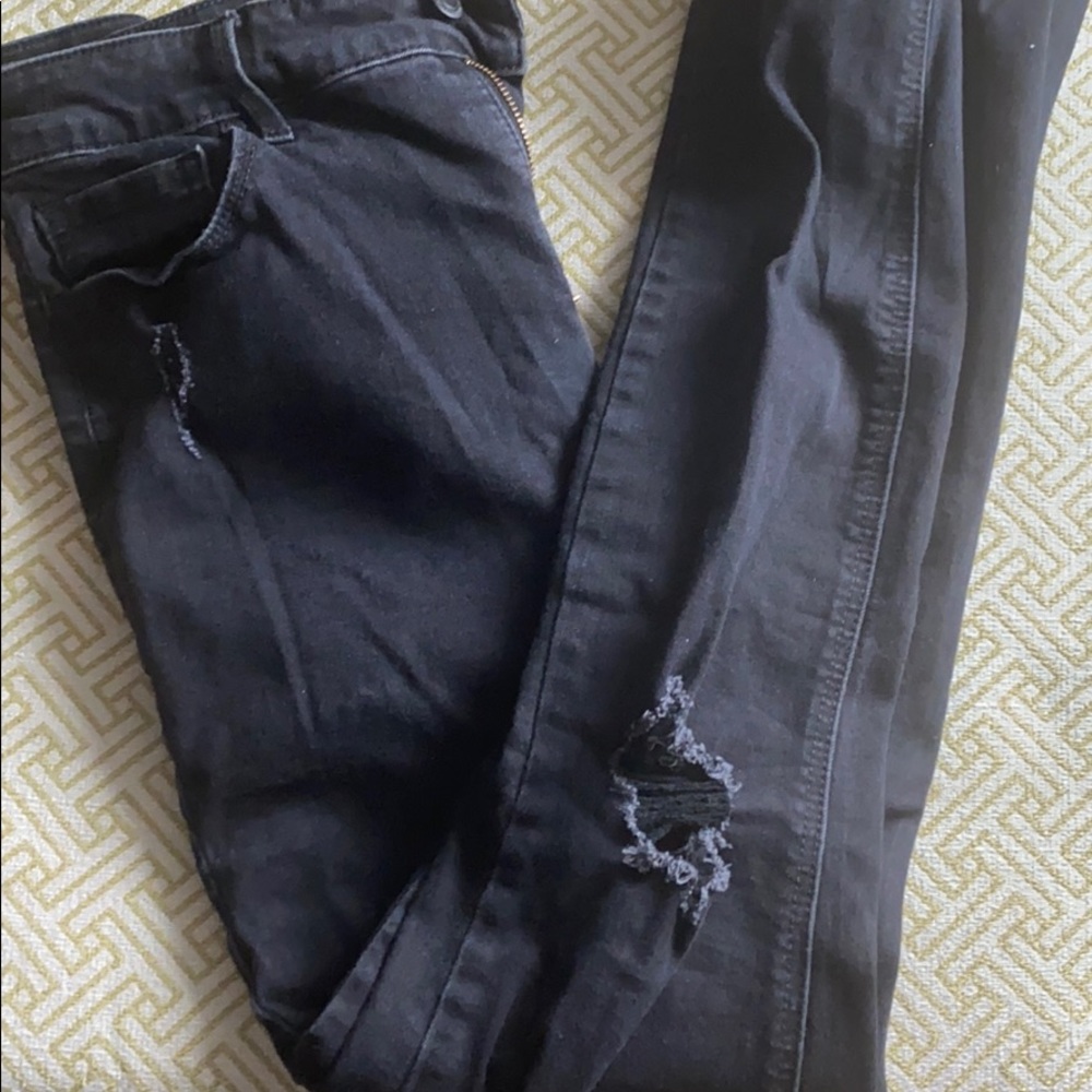 Old Navy black destroyed jeans 14